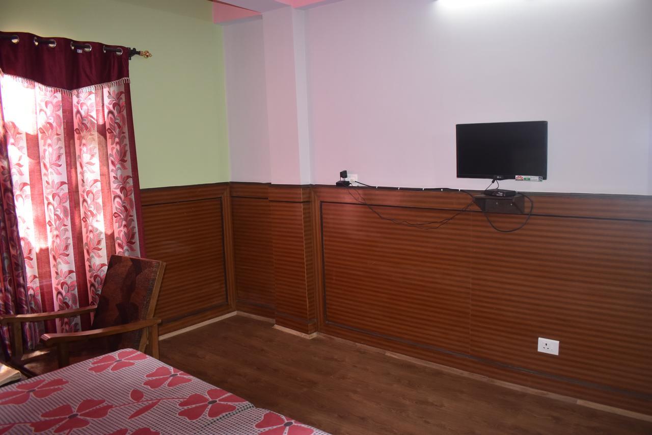 Hotel Snow Flake Rāmpur Exteriér fotografie