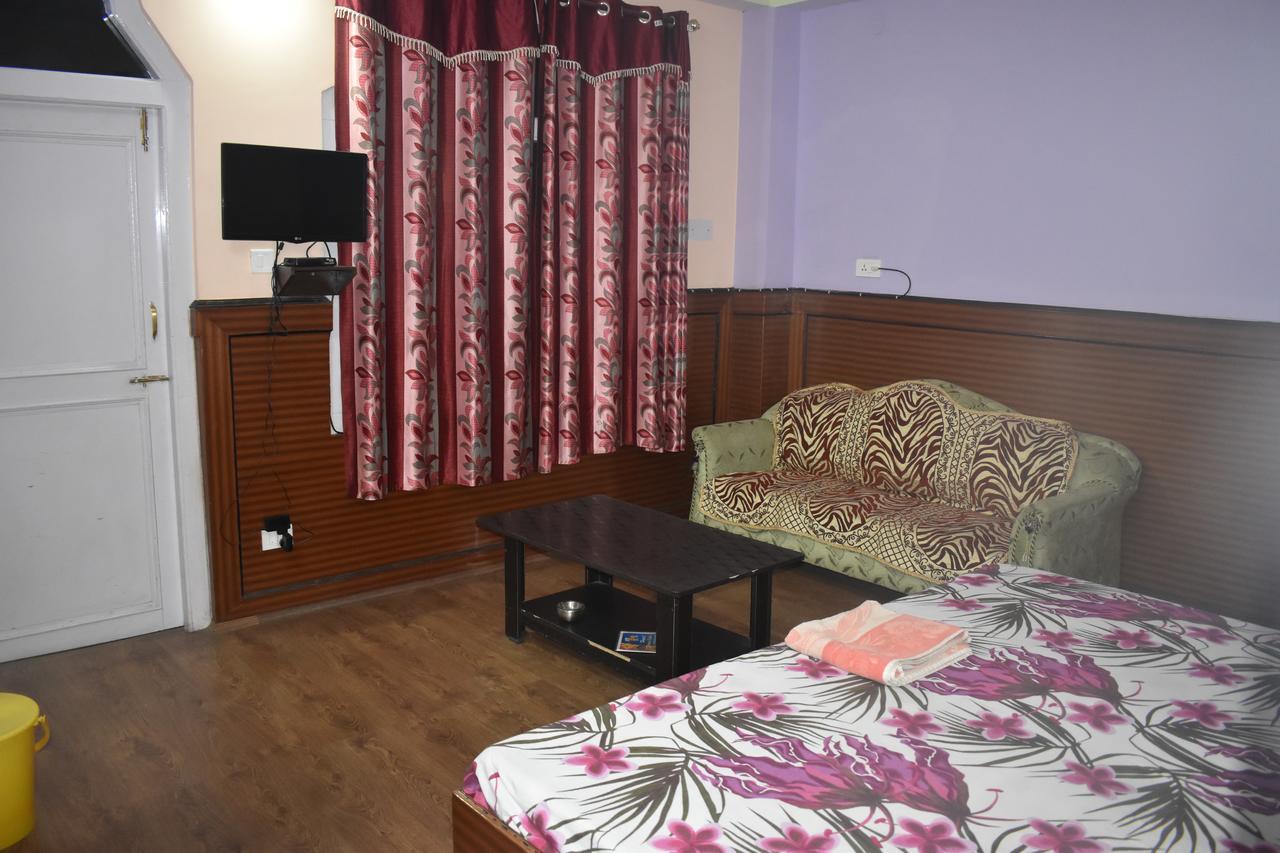 Hotel Snow Flake Rāmpur Exteriér fotografie